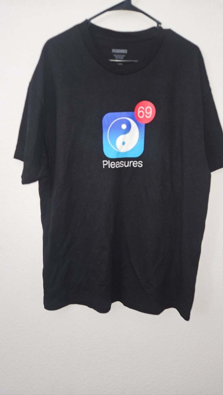 Pleasures Notify T-Shirt Black Graphic Tee
